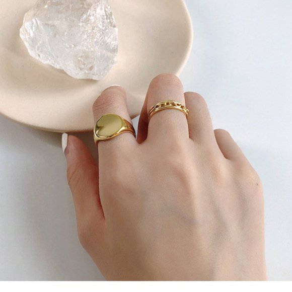 Minimalist 925 Sterling Silver Signet Ring Round Disc Ring (Gold) - Picture 7 of 9